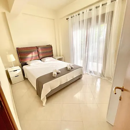 Seaside Retreat Кассандра